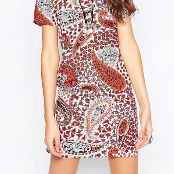 GLAMOROUS Paisley Shift Dress - Picture 2 of 6